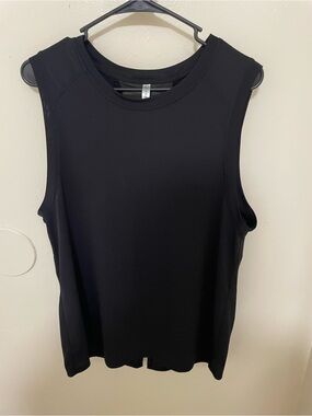 ✨Women’s Fabletics Tank Top Size Large